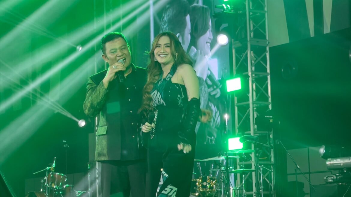 Duet Sahli Himawan, Happy Asmara dan Shepin Misa Sukses Goyang FisipFest UNDIP Music Festival 2024